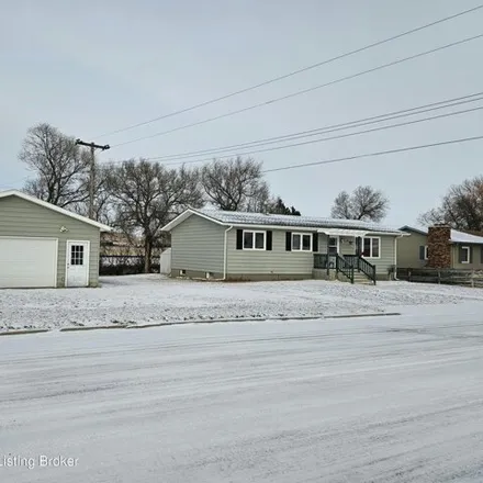 Image 2 - 998 3rd Street Northwest, Bowman, ND 58623, USA - House for sale