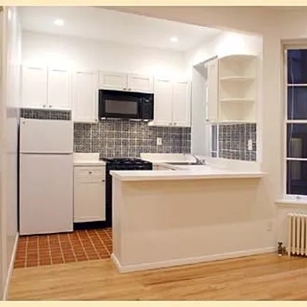 Rent this 3 bed apartment on 241 E 21st St