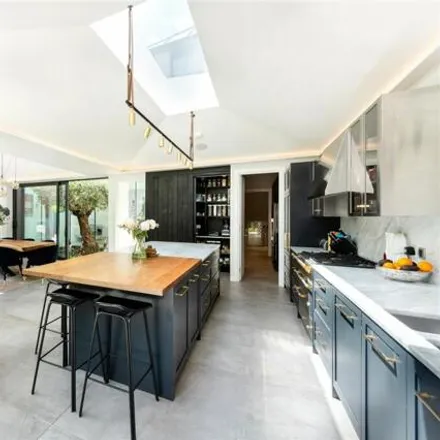 Image 2 - 64 Aylestone Avenue, Brondesbury Park, London, NW6 7NT, United Kingdom - House for sale