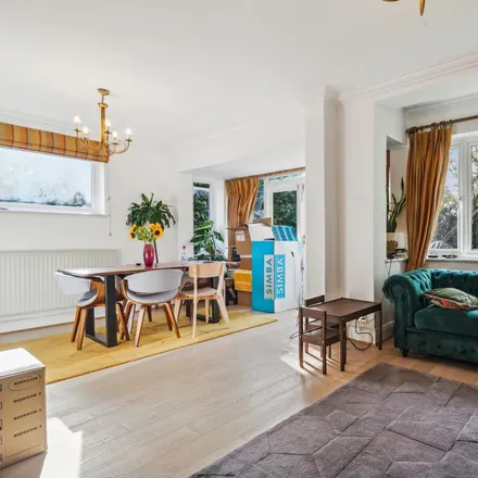 Rent this 4 bed house on Milnthorpe Road in London, W4 3HG