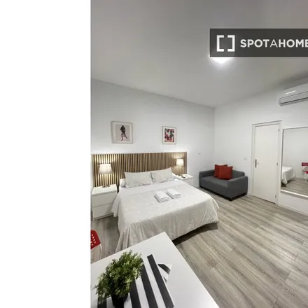 Rent this studio apartment on Madrid in Calle de Vallehermoso, 32