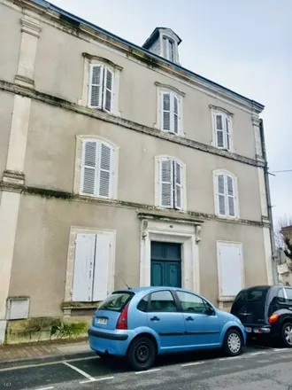 Buy this 9 bed townhouse on Ruffec in Charente, France