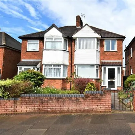 Buy this 3 bed duplex on 4 Dell Road in Lifford, B30 2HZ