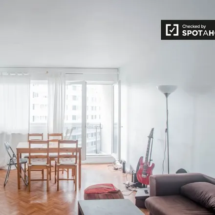 Rent this 3 bed apartment on 45;47 Avenue Pierre Brossolette in 92120 Montrouge, France
