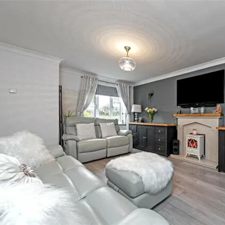 Image 4 - Pentland Rise, North Hertfordshire, SG1 6BW, United Kingdom - Duplex for sale