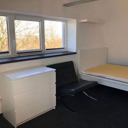 Rent this 1 bed apartment on Fridtjof-Nansen-Schule in Schwarzwaldweg 1, 34134 Kassel