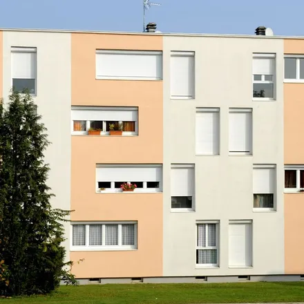 Rent this 3 bed apartment on 9 Parc du Petit Bois in 21120 Is-sur-Tille, France