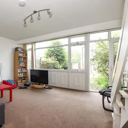 Rent this 3 bed house on Hathorne Close in London, SE15 2BY