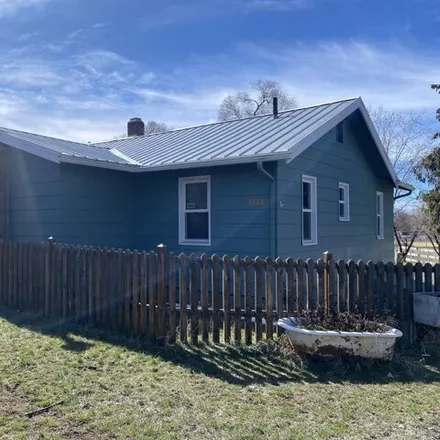 Buy this 3 bed house on 1322 Homedale Road in Klamath Falls, OR 97603