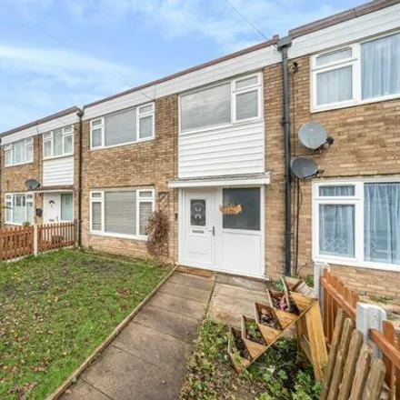 Buy this 3 bed townhouse on Lornes Close in Southend-on-Sea, SS2 4PX