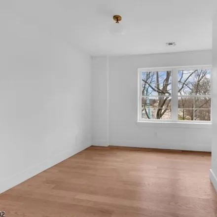 Rent this 3 bed apartment on 200 Boyden Avenue in Newark Heights, Maplewood