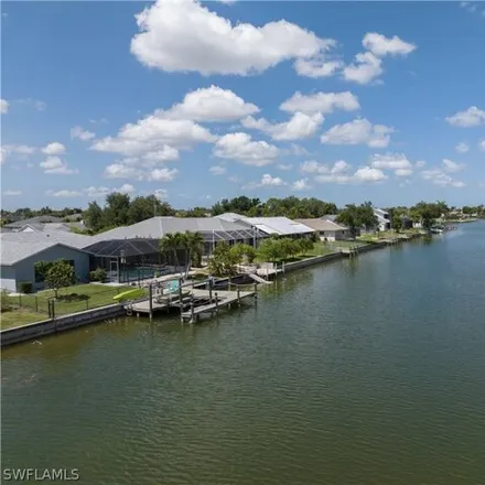 Image 2 - 1115 Southeast 4th Street, Cape Coral, FL 33990, USA - House for sale