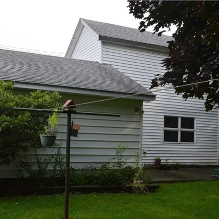 Image 3 - 66 Mitchell St, Oswego, New York, 13126 - House for sale