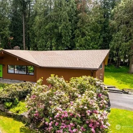 Buy this 3 bed house on 1406 Florence Street in Mount Vernon, WA 98273