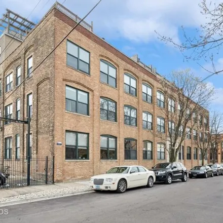 Buy this 2 bed condo on 3201 North Ravenswood Avenue in Chicago, IL 60657