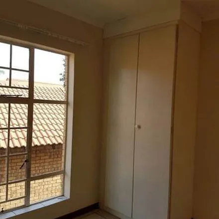 Image 5 - The Oval, Tshwane Ward 101, Gauteng, 0147, South Africa - Apartment for rent