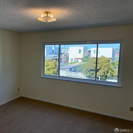 Image 7 - 483 Brussels St, San Francisco, California, 94134 - House for sale