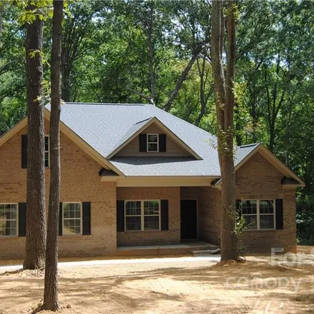Buy this 3 bed house on 616 Heather Place in Monroe, NC 28112