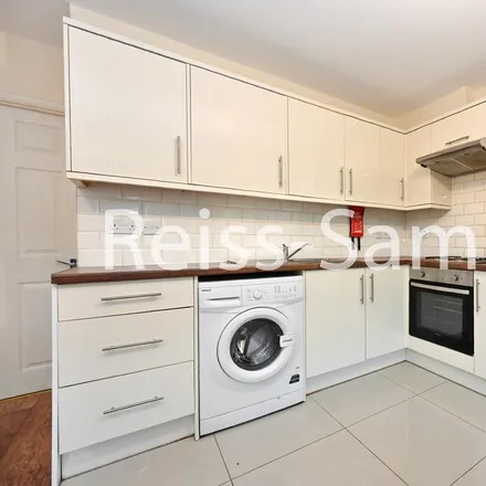 Image 2 - Forsyth Gardens, Lorrimore Road, London, SE17 3LZ, United Kingdom - Apartment for rent