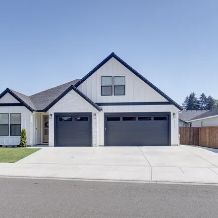 Buy this 4 bed house on 1798 Northeast 49th Street in Vancouver, WA 98663