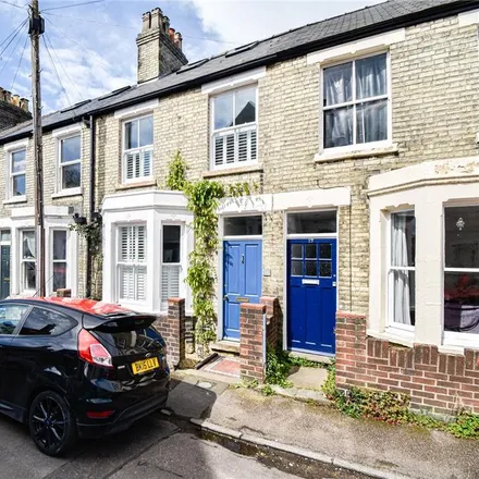Rent this 3 bed townhouse on 15 Sleaford Street in Cambridge, CB1 2PW