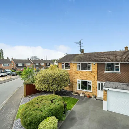Buy this 5 bed house on Meadow Way in Theale, RG7 4AX