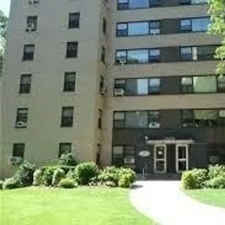 Buy this studio apartment on 8 Webb Avenue in New York, NY 10468
