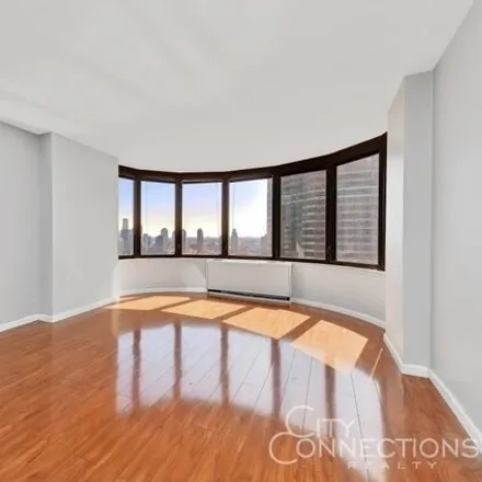 Image 2 - The Corinthian, 330 East 38th Street, New York, NY 10016, USA - House for rent