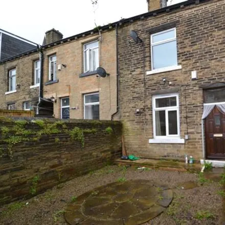 Buy this 2 bed townhouse on Westcroft Road in Bradford, BD7 3EJ