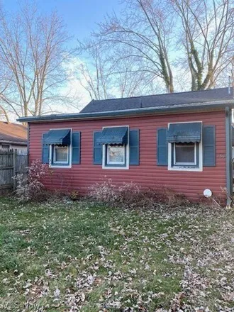 Buy this 1 bed house on 891 Cole Avenue in Akron, OH 44306