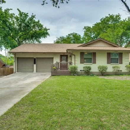 Buy this 3 bed house on 888 Sherwood Drive in Richardson, TX 75080