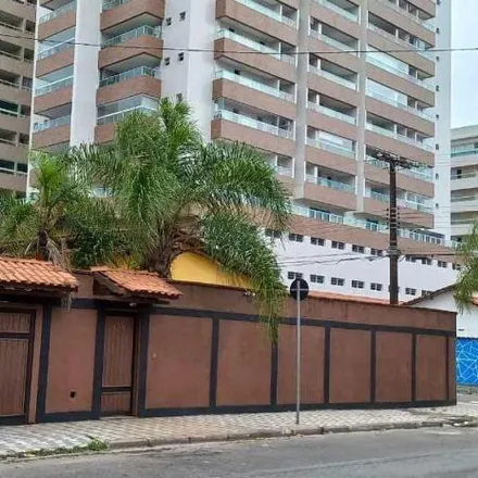 Buy this 6 bed house on Rua Dino Tognini in Vilamar, Praia Grande - SP
