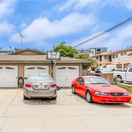 Image 2 - 2500 Carnegie Ln, Redondo Beach, California, 90278 - Apartment for sale