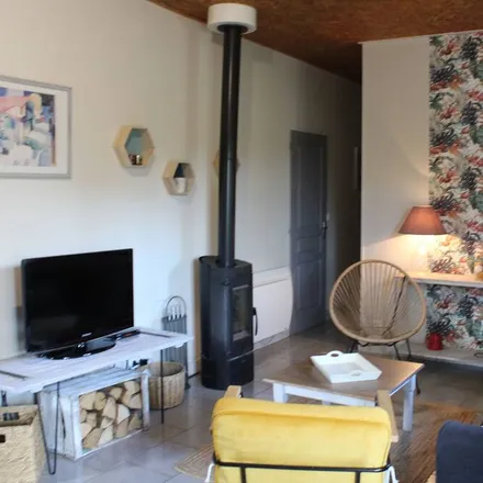 Rent this 2 bed townhouse on 37140 Bourgueil