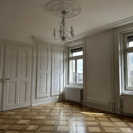 Rent this 4 bed apartment on Route de Reuchenette / Reuchenettestrasse 35 in 2502 Biel/Bienne, Switzerland