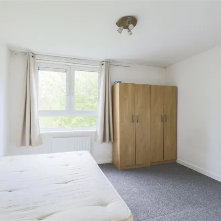 Rent this 2 bed apartment on 283 Becontree Avenue in London, RM8 2QL