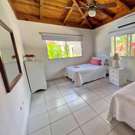 Rent this 3 bed house on La Romana
