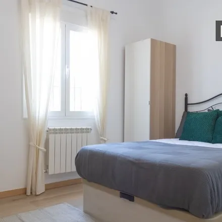 Rent this 5 bed room on Madrid in Aparcamiento disuasorio Colonia Jardín, Calle de Arenas de San Pedro