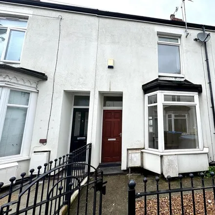 Rent this 2 bed townhouse on Wellsted Street in Hull, HU3 3AQ