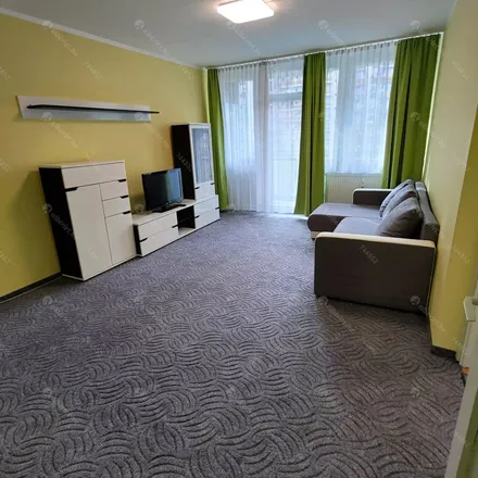 Rent this 2 bed apartment on Losonci Téri Általános Iskola in Budapest, Losonci tér 1