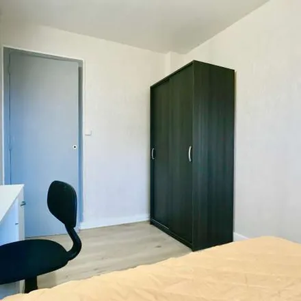 Image 8 - 82 Rue Champollion, 94400 Vitry-sur-Seine, France - Apartment for rent