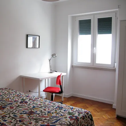 Rent this 3 bed room on Cicloficina dos Anjos community bike workshop in Rua Doutor Almeida Amaral 15A, 1150-137 Lisbon