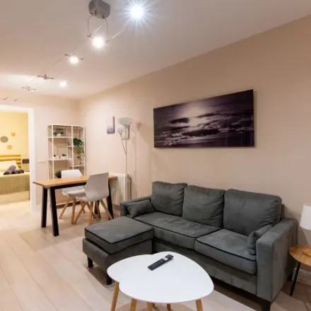 Rent this 3 bed apartment on Calle de la Arganzuela in 16, 28005 Madrid