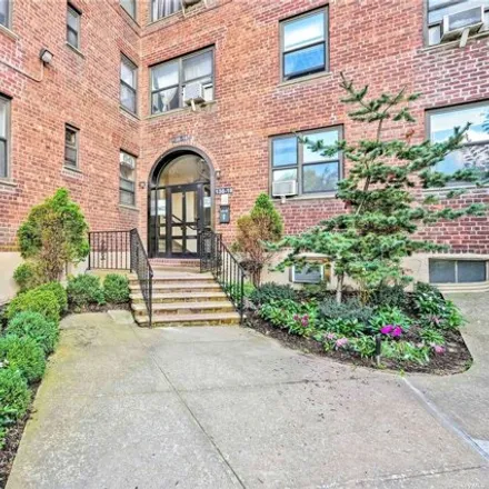 Image 3 - 138-12 28th Road, New York, NY 11354, USA - Apartment for sale