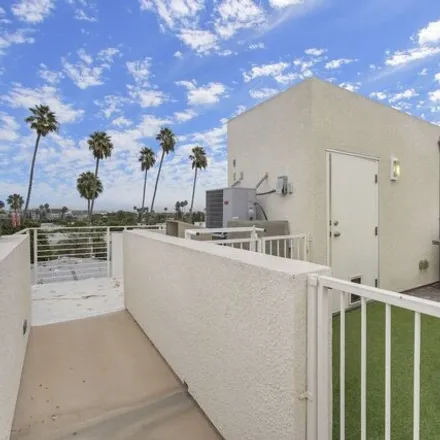 Image 7 - 7680 Romaine Street, West Hollywood, CA 90046, USA - Townhouse for rent