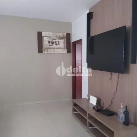 Buy this 3 bed house on Rua Leôncio Chaves in Daniel Fonseca, Uberlândia - MG