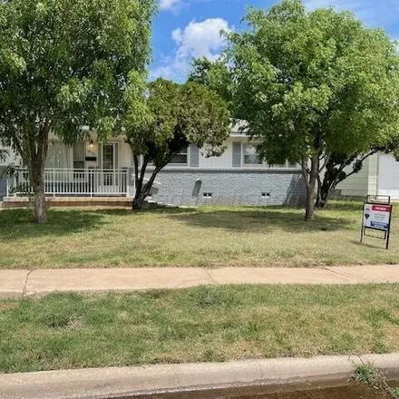 Buy this 3 bed house on 1852 North Dwight Street in Pampa, TX 79065