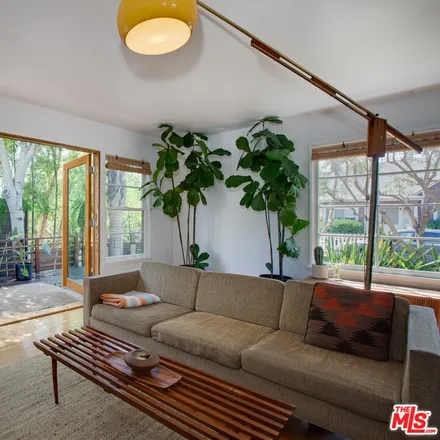 Image 3 - 724 Superba Avenue, Los Angeles, CA 90291, USA - Townhouse for sale