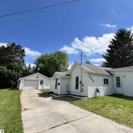 Buy this 3 bed house on 459 Whaley Street in Cadillac, MI 49601