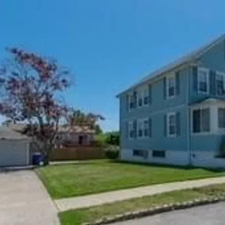 Buy this 4 bed house on 180 Arlington Street in East Providence, RI 02914